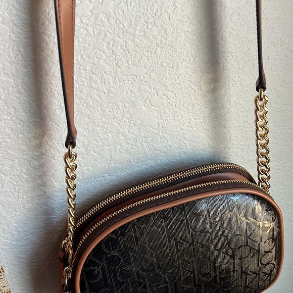 Calvin Klein body bag - Picture 4 of 8